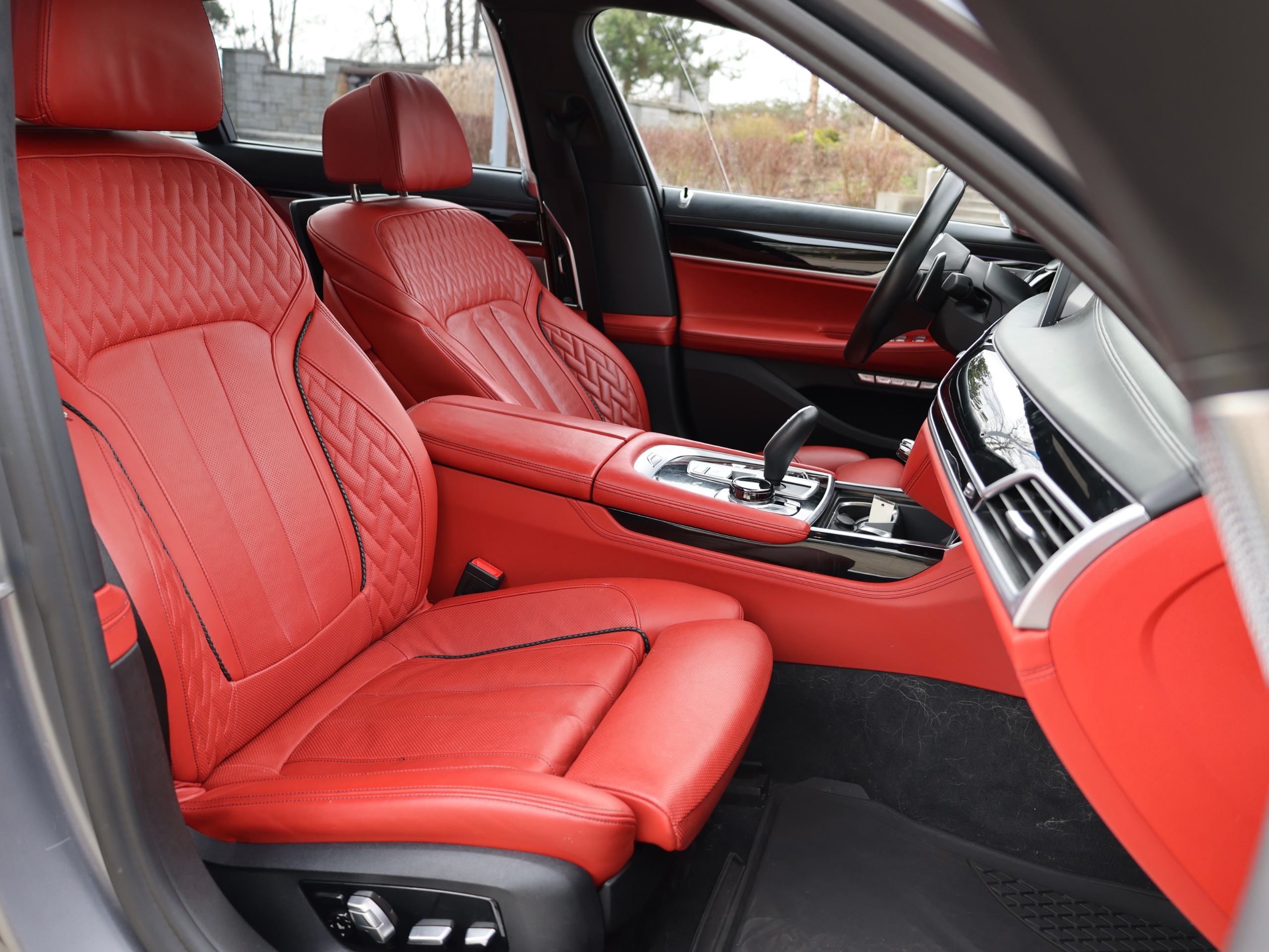 2018 BMW M760LI - Image 17